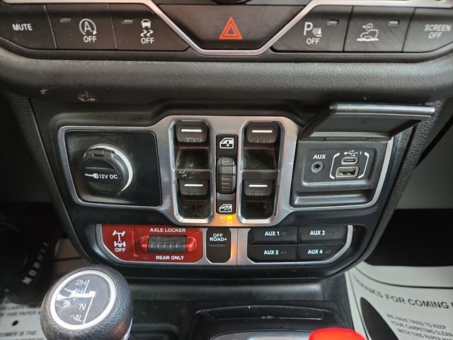 Used 2024 Jeep Gladiator Mojave w/ Technology Group image 26