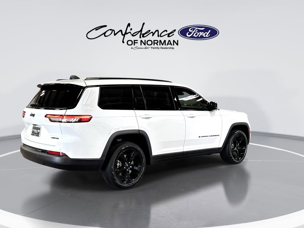 Used 2024 Jeep Grand Cherokee L Limited w/ Black Appearance Package image 9