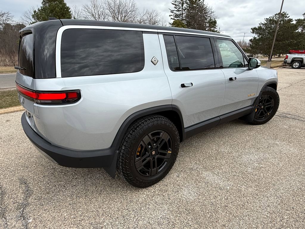 Used 2024 Rivian R1S Adventure image 5