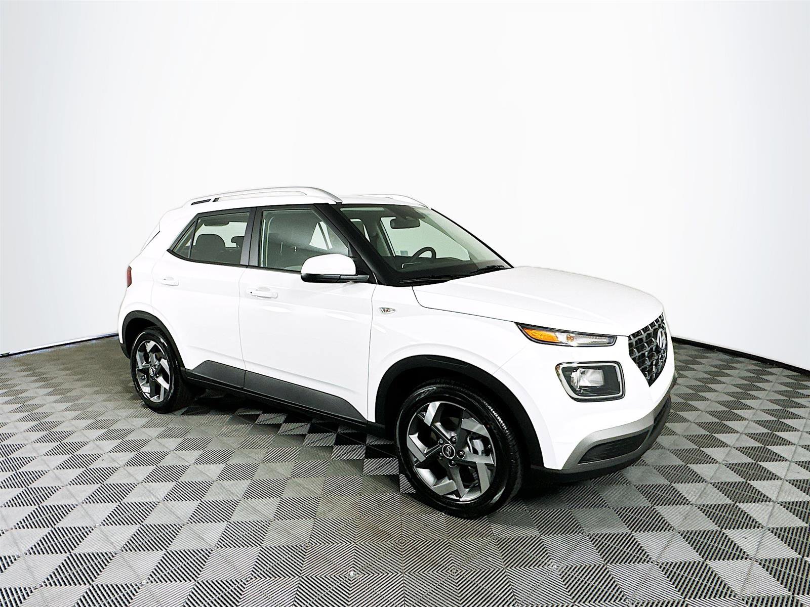 New 2025 Hyundai Venue SEL image 1