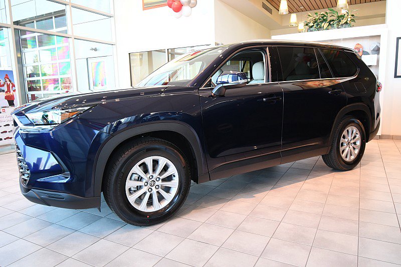 New 2026 Toyota Grand Highlander AWD Hybrid image 3