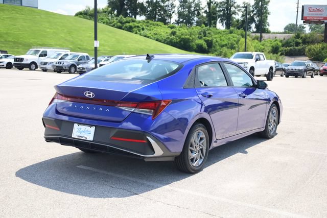 Used 2024 Hyundai Elantra SEL FWD image 6