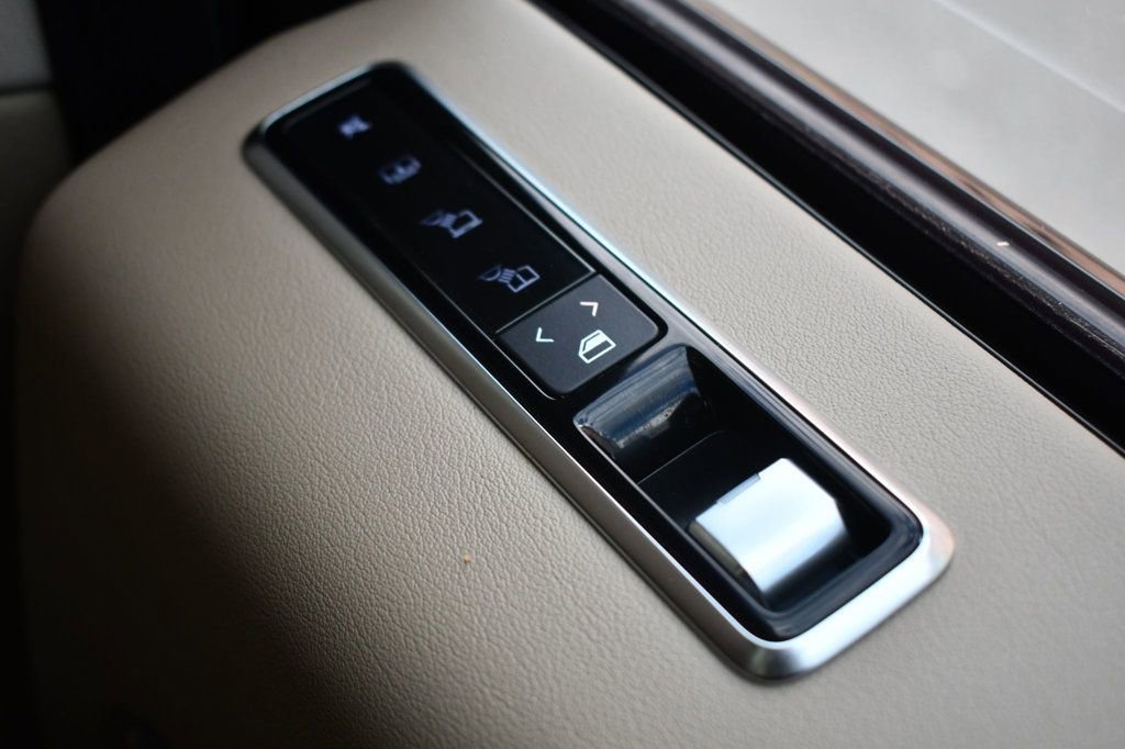 Used 2018 Land Rover Range Rover HSE image 50