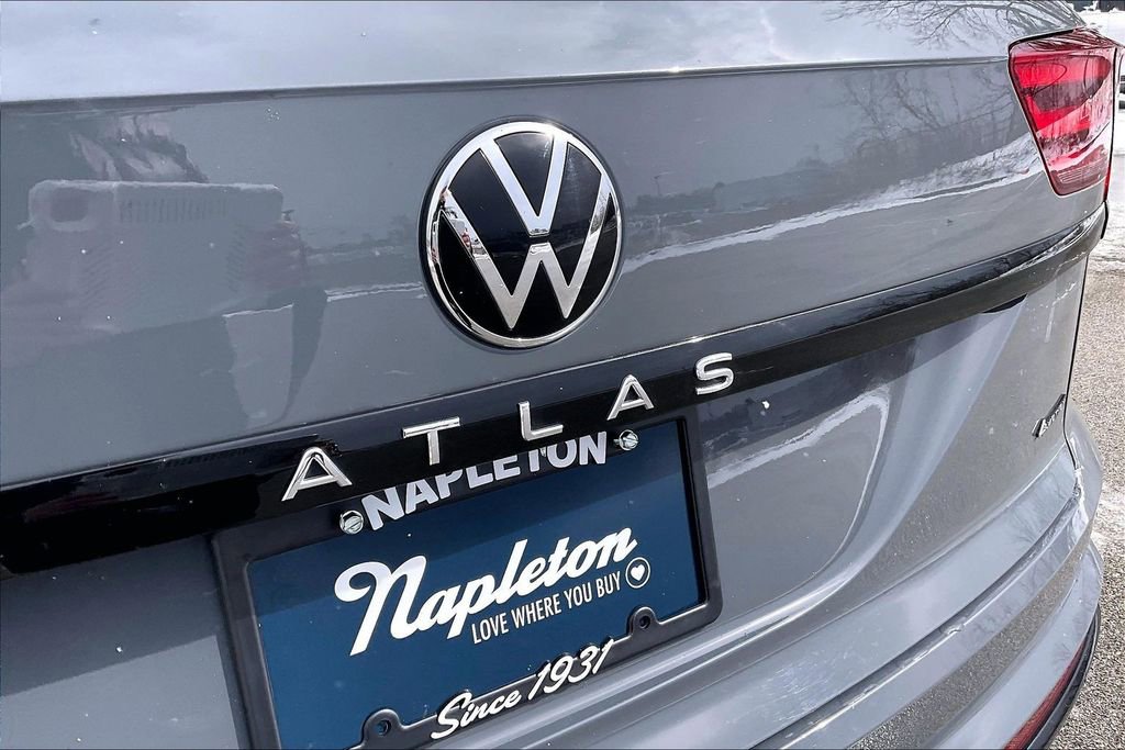 Used 2023 Volkswagen Atlas Cross Sport SEL R-Line image 32