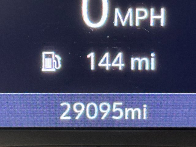 Used 2022 Chevrolet Traverse LT image 16