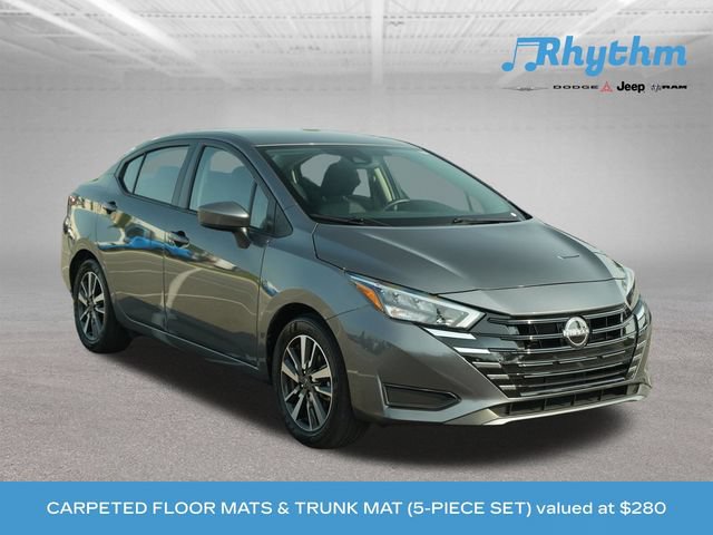 Used 2025 Nissan Versa SV FWD image 1