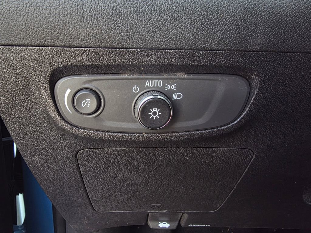 Used 2025 Buick Encore GX Sport Touring w/ Comfort Package image 13