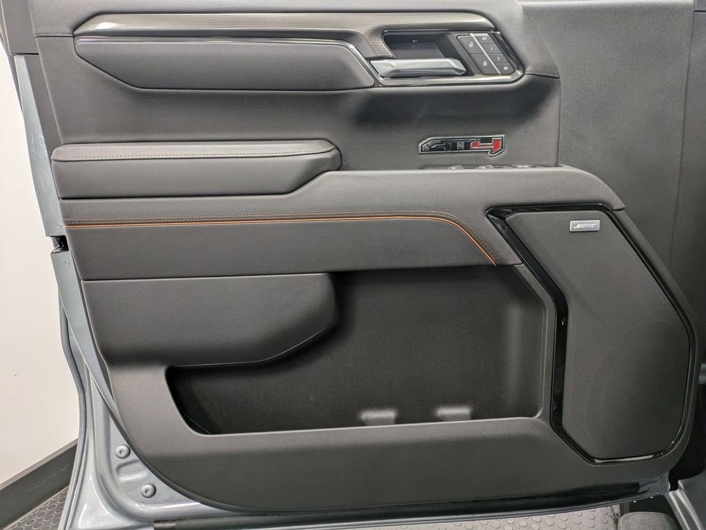 Used 2025 GMC Sierra 1500 AT4 w/ AT4 Preferred Package image 8