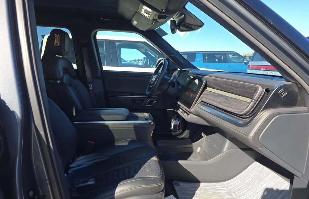 Used 2022 Rivian R1T Adventure image 8