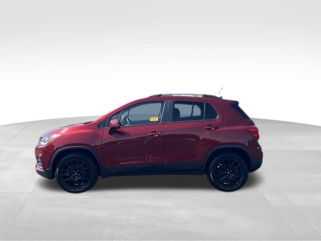 Used 2021 Chevrolet Trax LT w/ Premium Seat Package AWD/4WD image 2