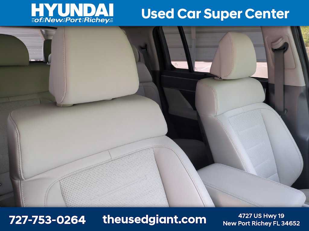Certified 2025 Hyundai Santa Fe Limited FWD image 6