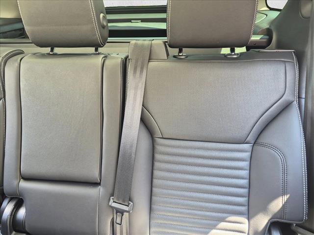 Used 2024 Land Rover Discovery S AWD/4WD image 13