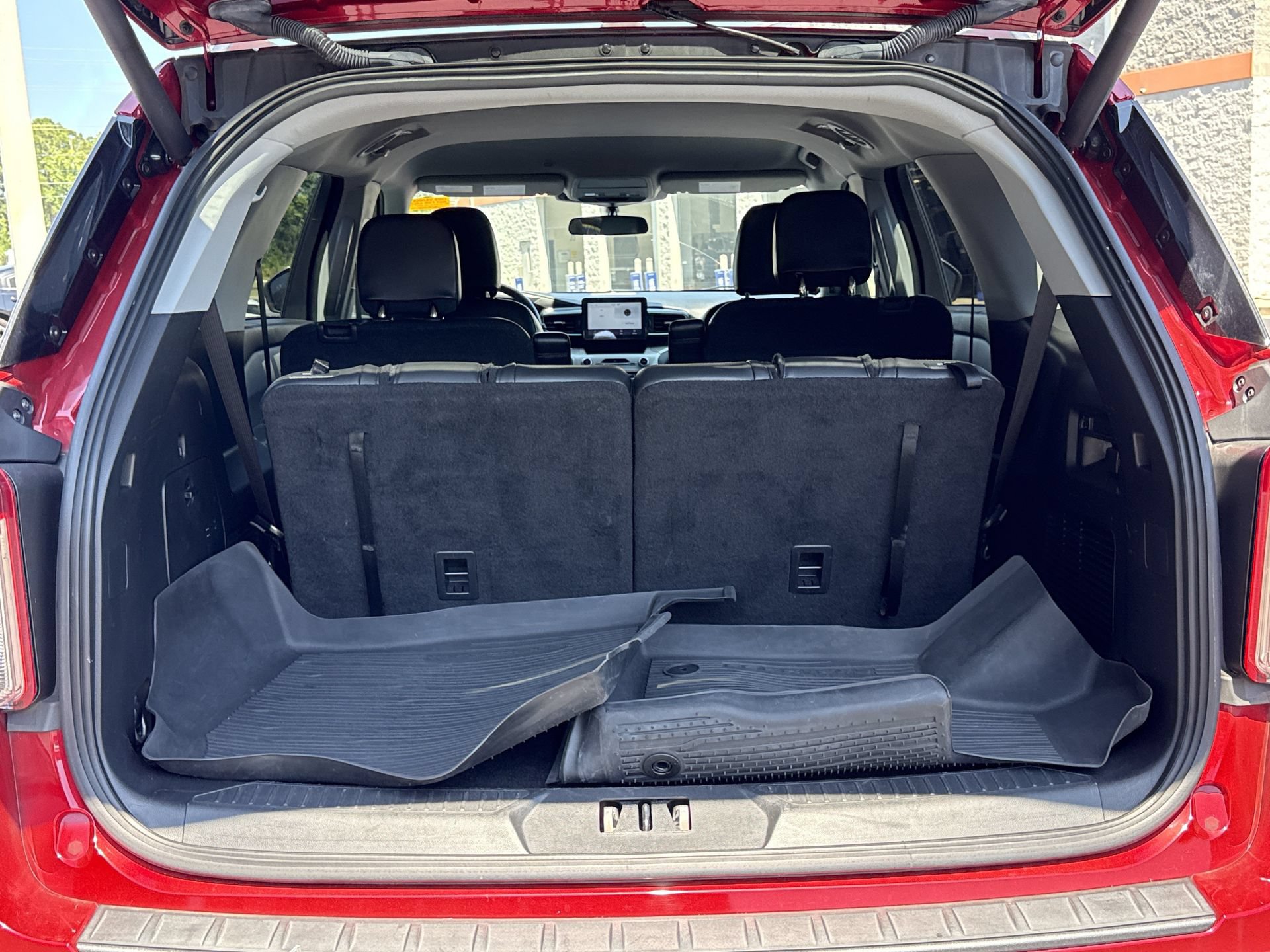 Certified 2024 Ford Explorer XLT w/ Equipment Group 202A RWD image 16