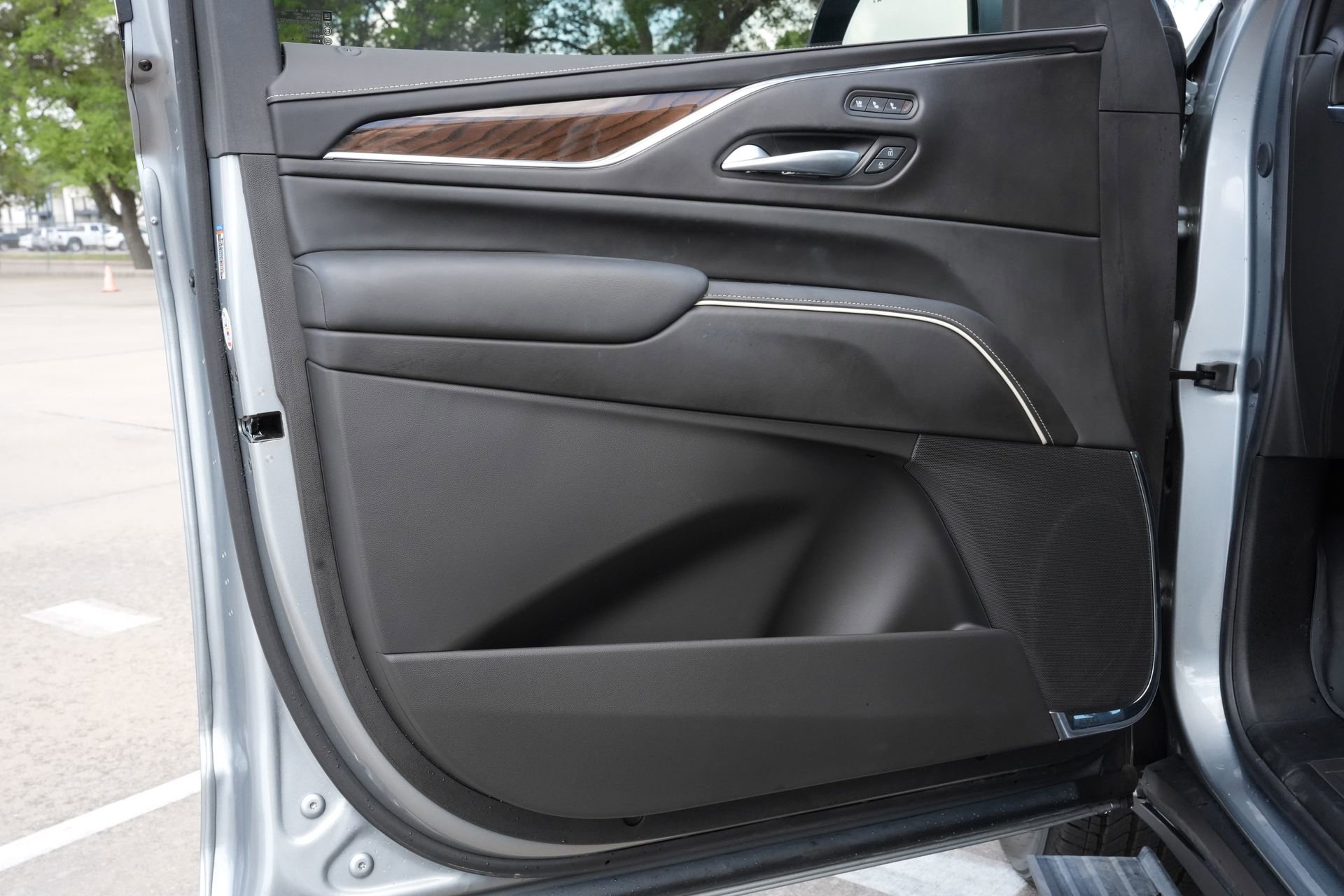 Certified 2024 Cadillac Escalade Sport Platinum w/ LPO, ONYX Package image 19