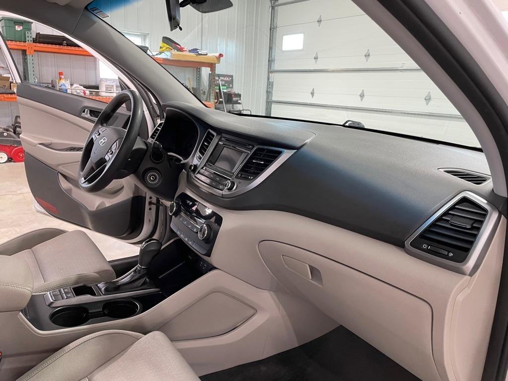 Used 2016 Hyundai Tucson SE w/ Option Group 02 image 23