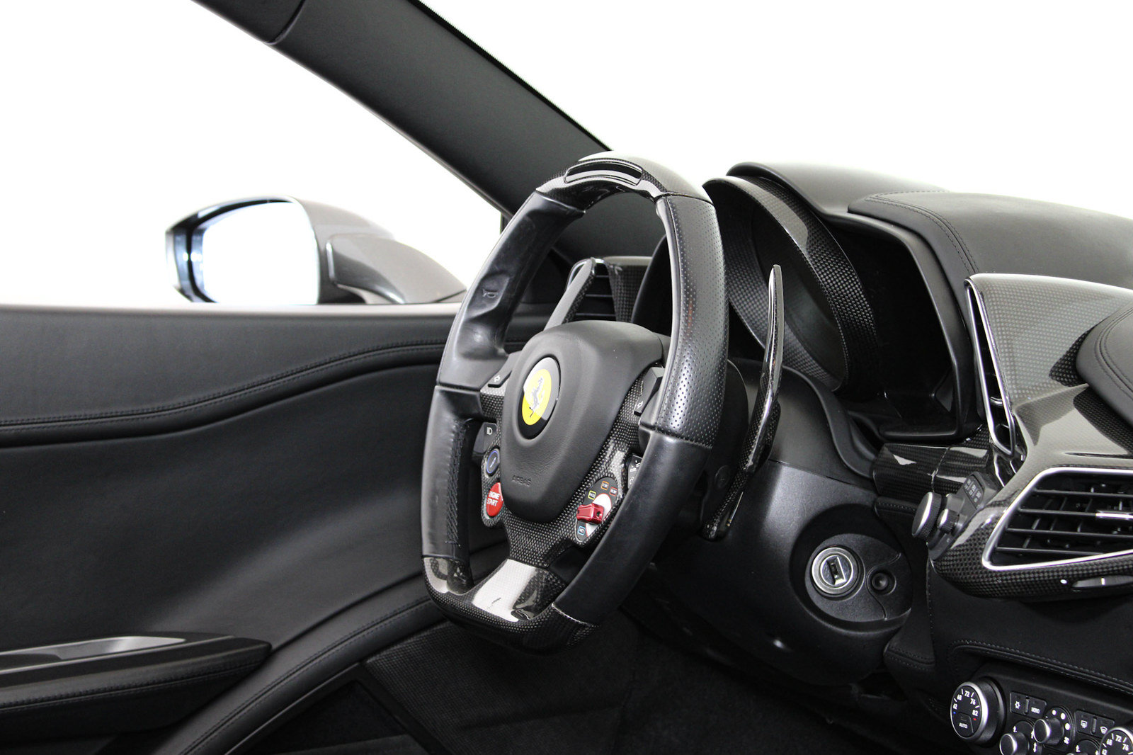 Certified 2013 Ferrari 458 Spider RWD image 33