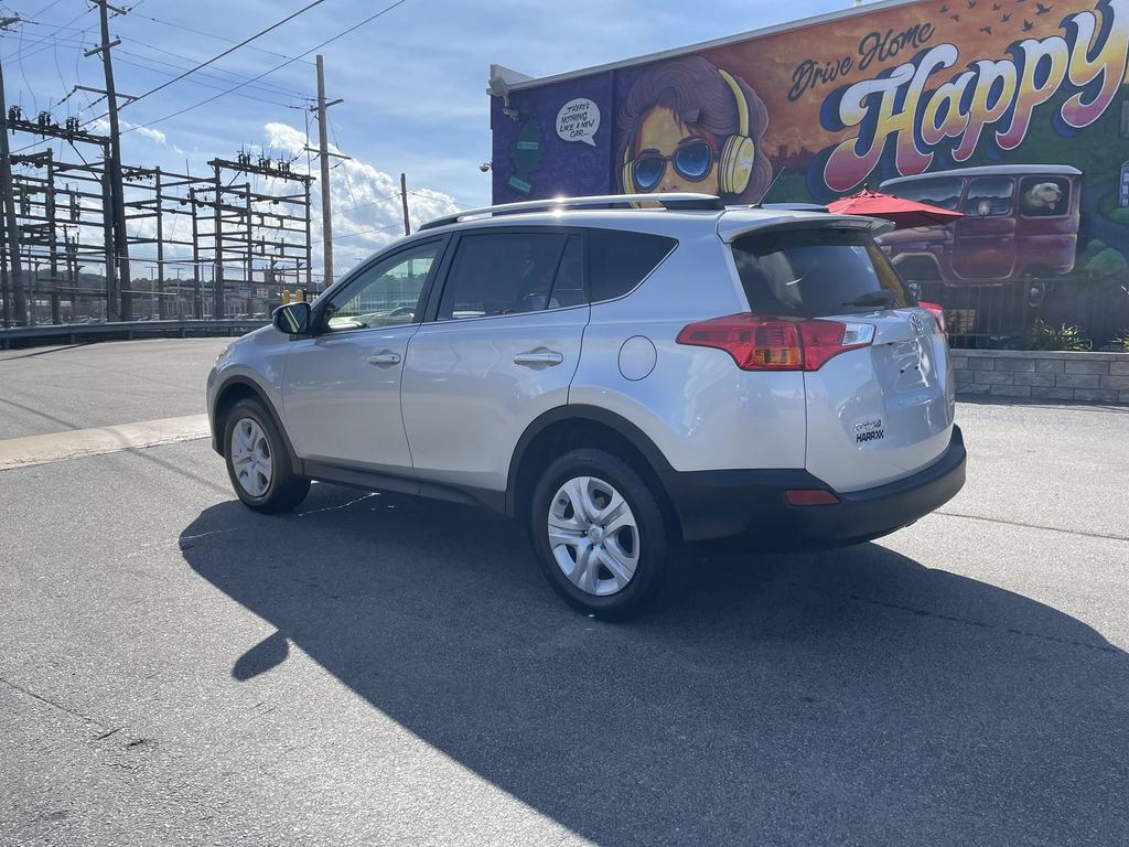 Used 2015 Toyota RAV4 LE AWD/4WD image 3