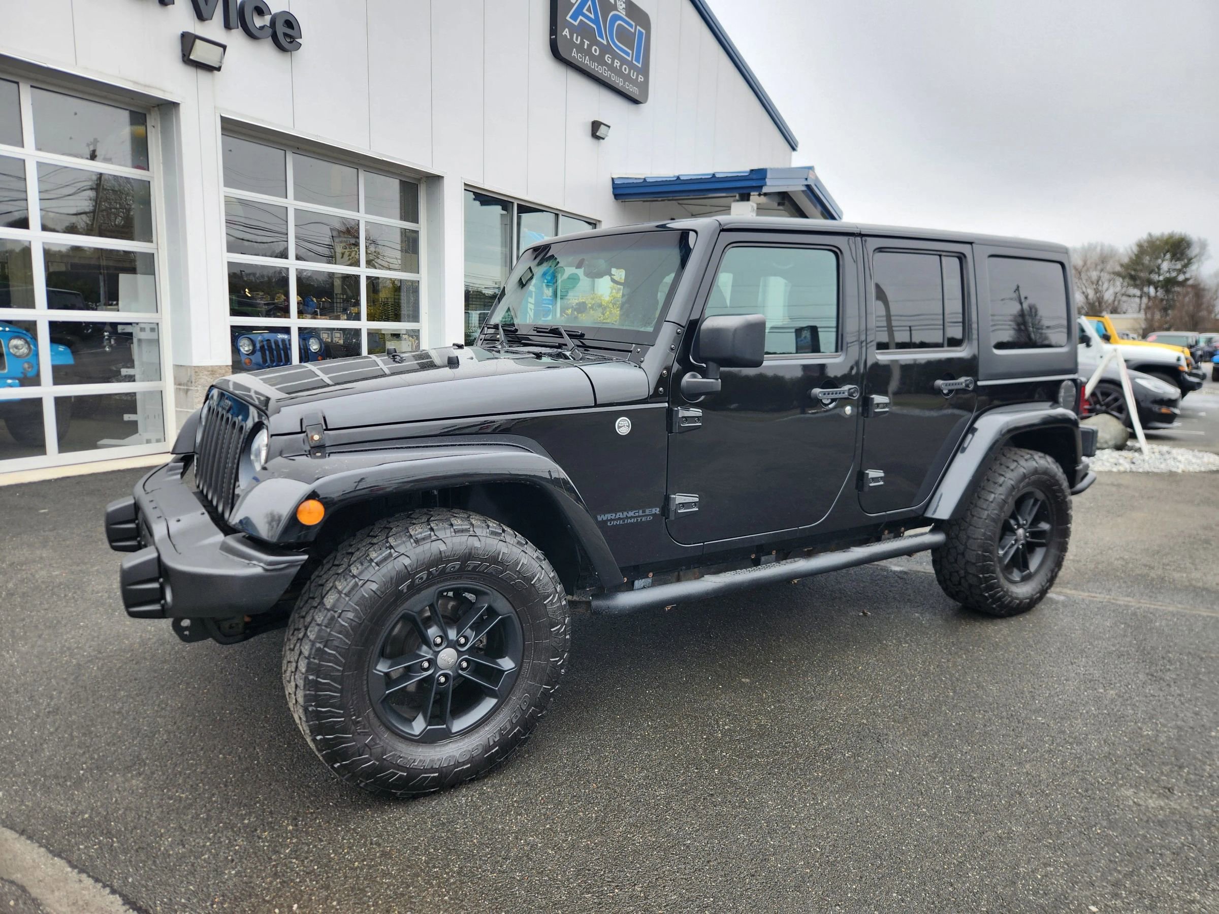 Used 2017 Jeep Wrangler Unlimited Sahara AWD/4WD image 6