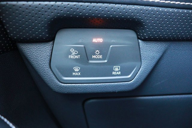 Used 2024 Volkswagen Atlas SE image 27