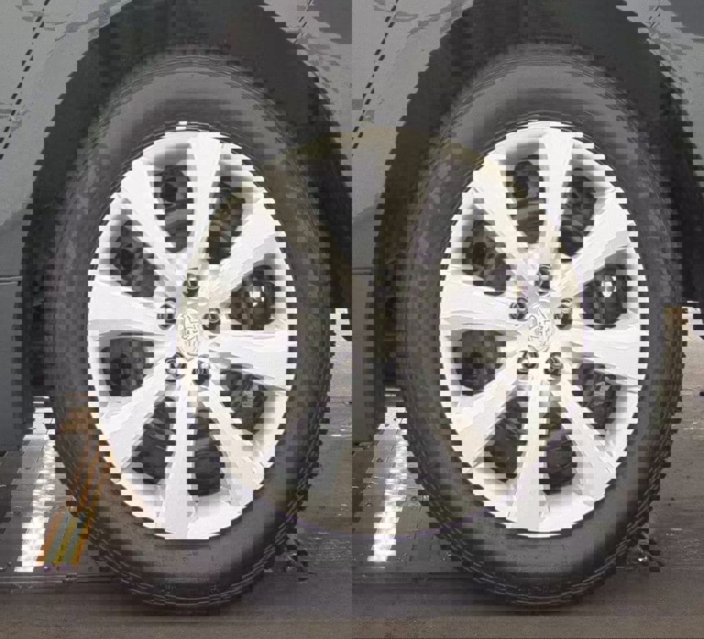 Used 2025 Toyota Corolla LE image 10