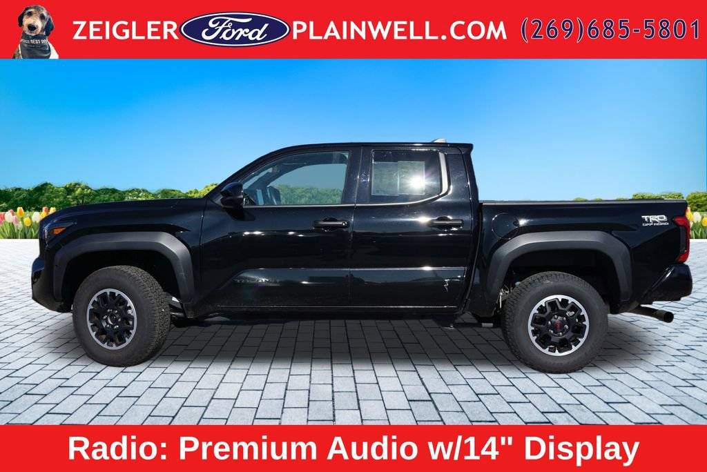 Used 2025 Toyota Tacoma TRD Off-Road AWD/4WD image 2