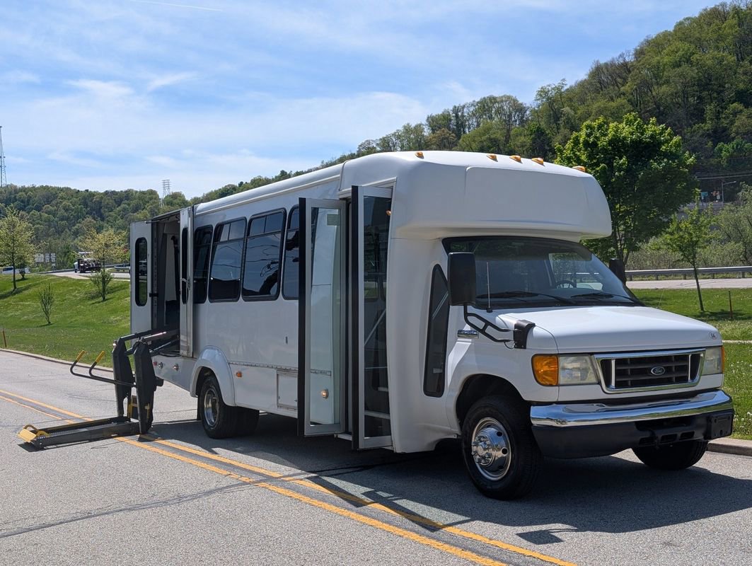 Used 2007 Ford E-450 and Econoline 450 RWD image 4