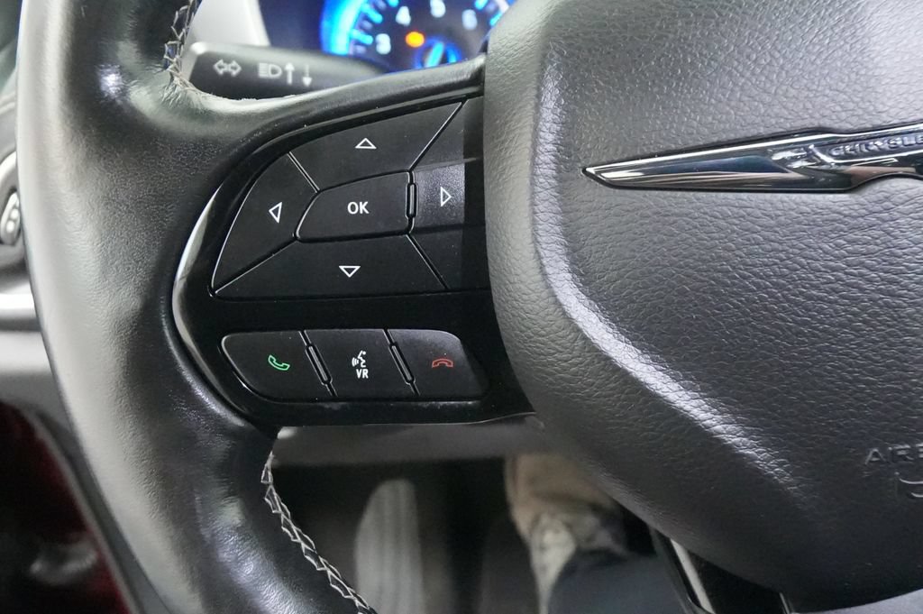 Used 2021 Chrysler Pacifica Touring-L w/ Uconnect Theater Family Group AWD/4WD image 42