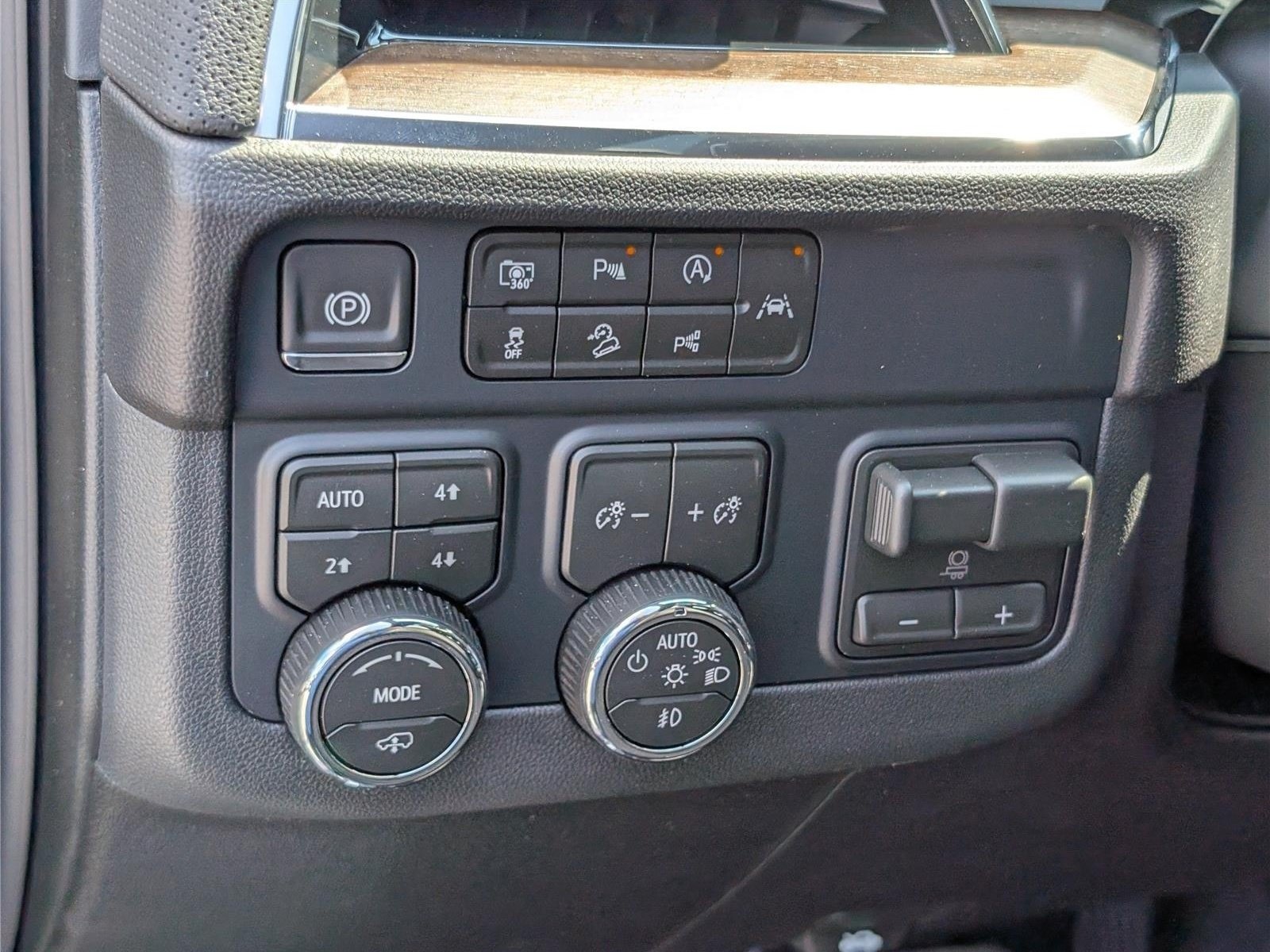 New 2026 Chevrolet Tahoe High Country AWD/4WD image 23