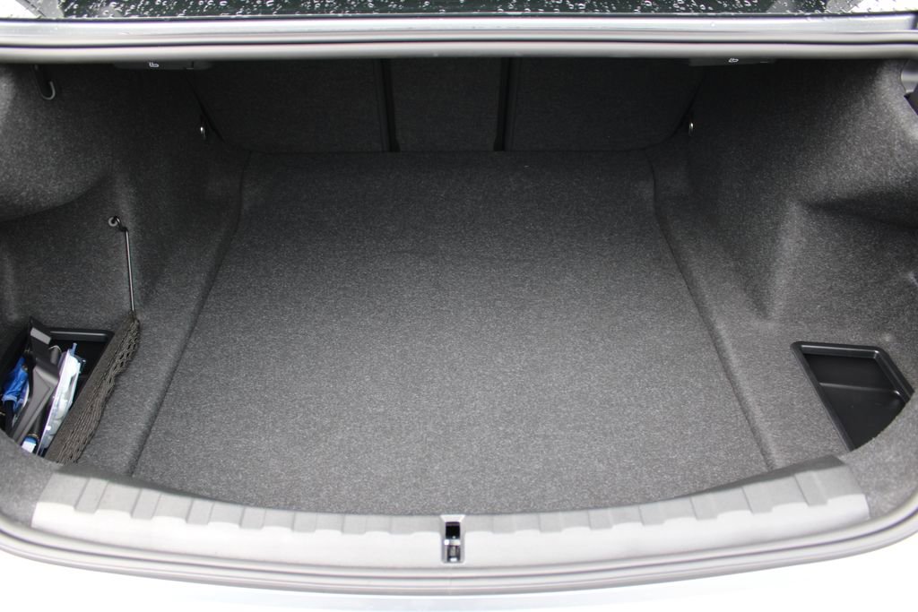 New 2025 BMW 330i xDrive Sedan w/ M Sport Package image 25