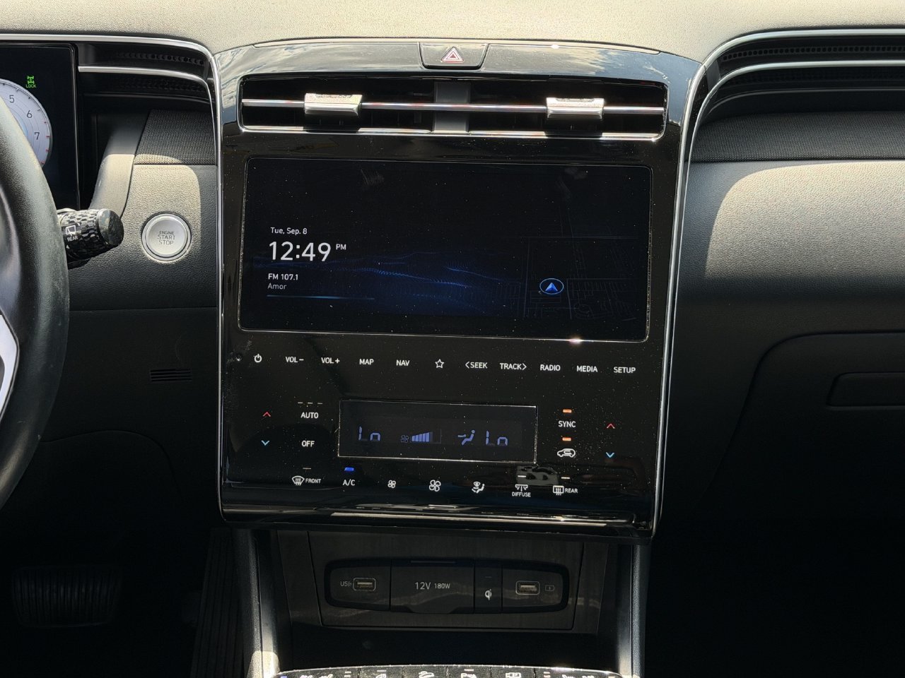 Used 2024 Hyundai Tucson Limited AWD/4WD image 16