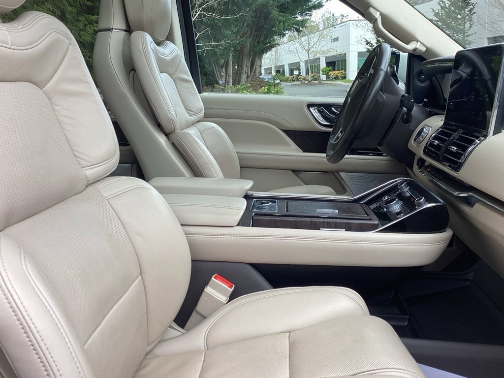 Used 2021 Lincoln Navigator L Reserve image 5
