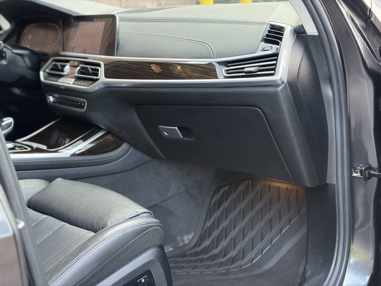 Used 2019 BMW X7 xDrive40i w/ Premium Package AWD/4WD image 15