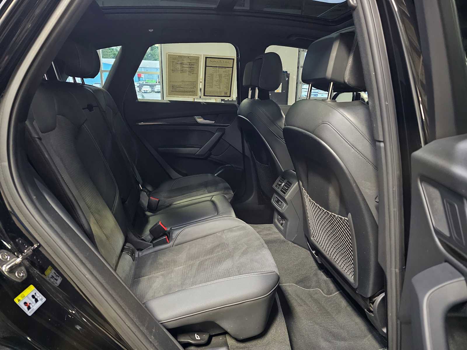 Used 2023 Audi SQ5 Premium w/ Convenience Package image 12