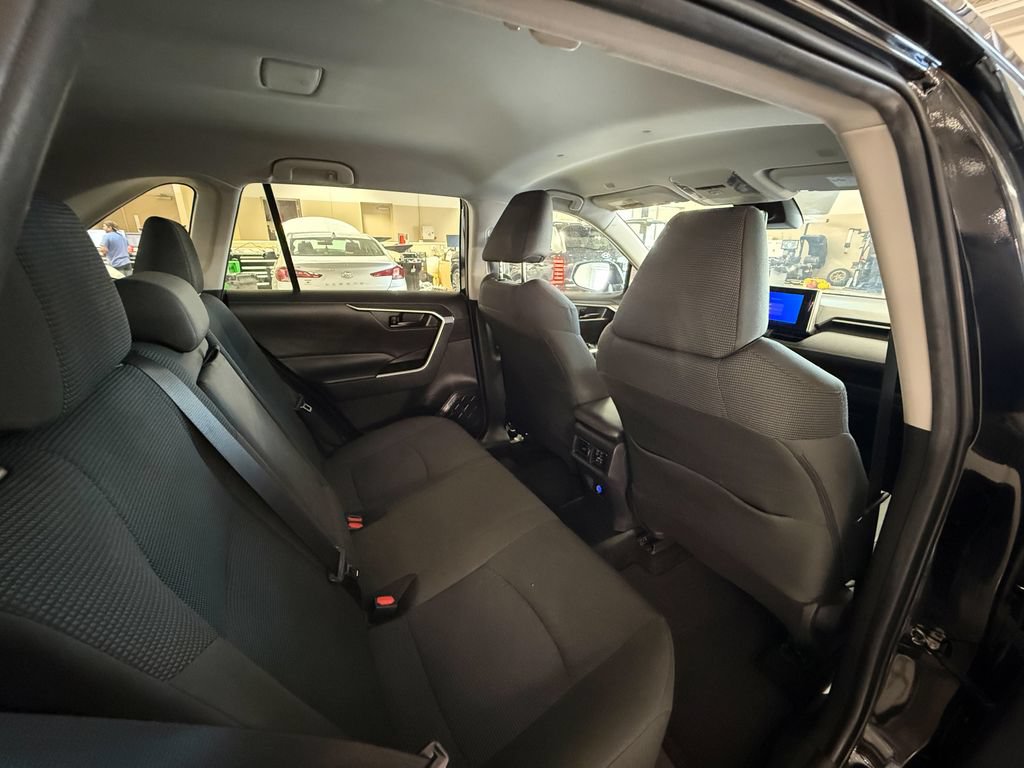 Used 2025 Toyota RAV4 LE FWD image 32