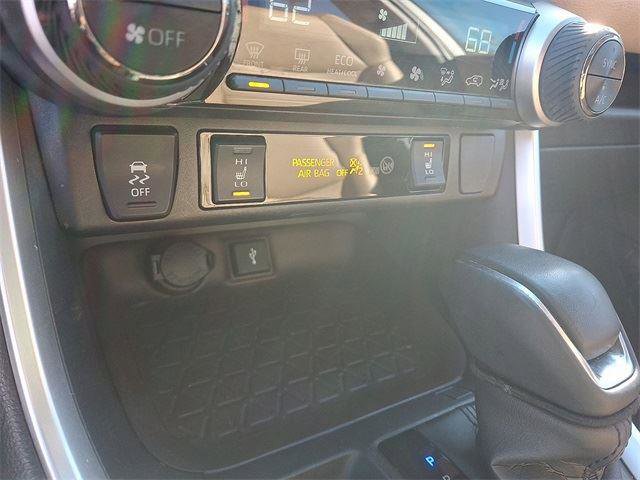 Used 2021 Toyota RAV4 Limited image 26