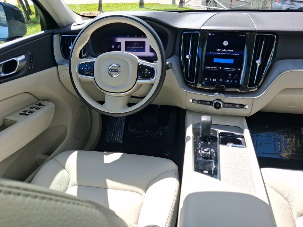 Used 2024 Volvo XC60 B5 Plus w/ Protection Package Premier AWD/4WD image 10