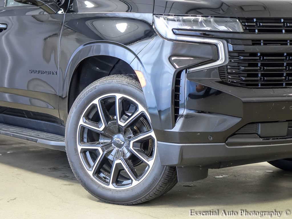 Used 2024 Chevrolet Suburban RST w/ Luxury Package AWD/4WD image 4