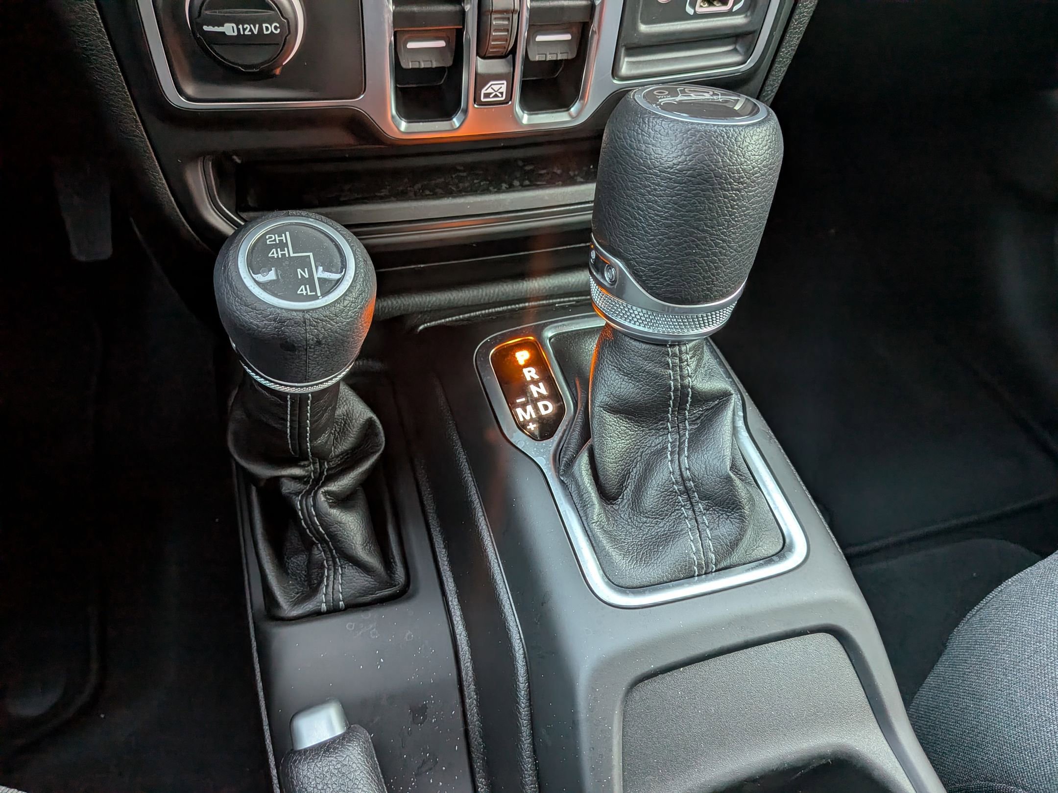 New 2025 Jeep Gladiator Sport image 17