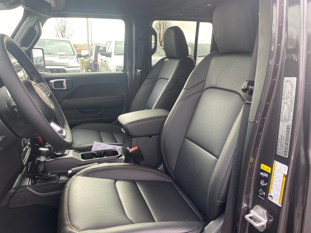 New 2026 Jeep Wrangler Unlimited Sahara AWD/4WD image 22