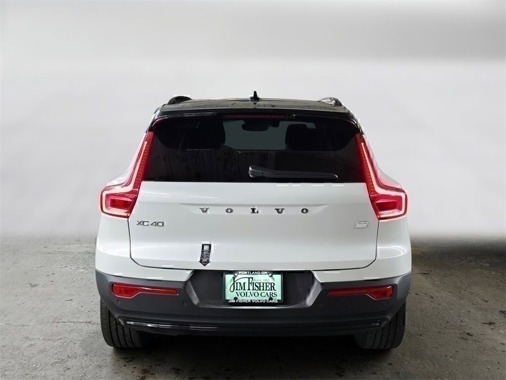 Certified 2024 Volvo XC40 Recharge Core w/ Protection Package Premier image 6