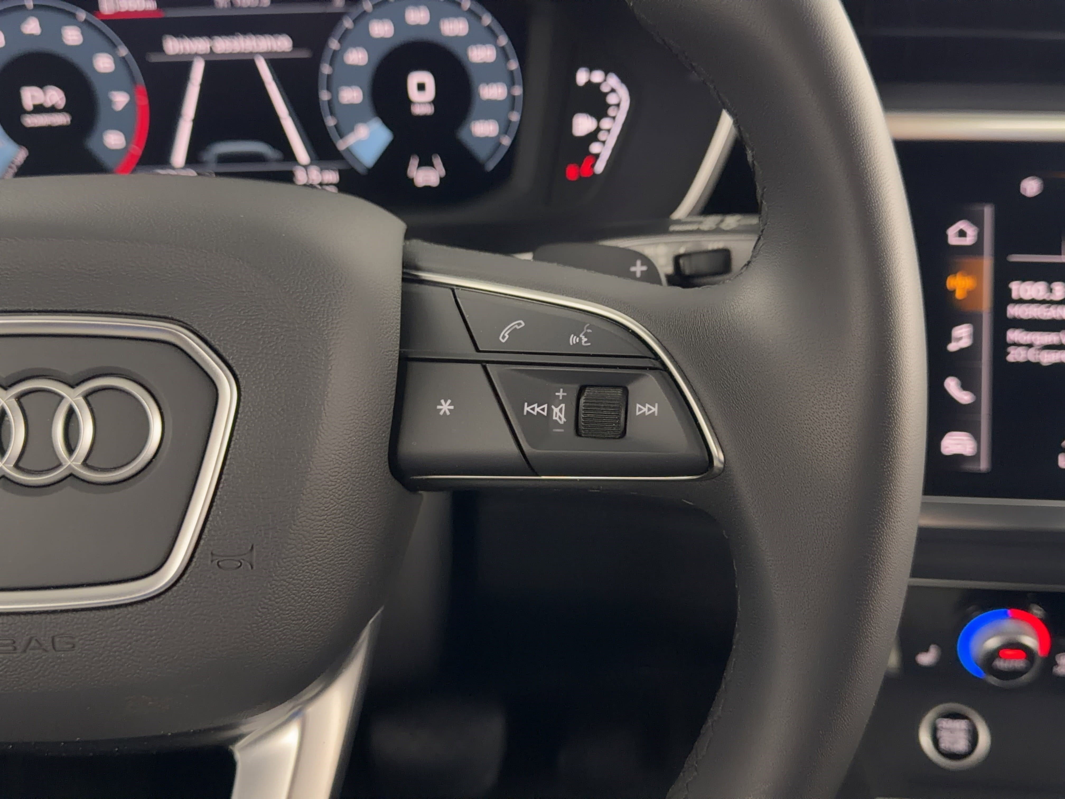 Certified 2025 Audi Q3 2.0T Premium w/ Convenience Package image 22