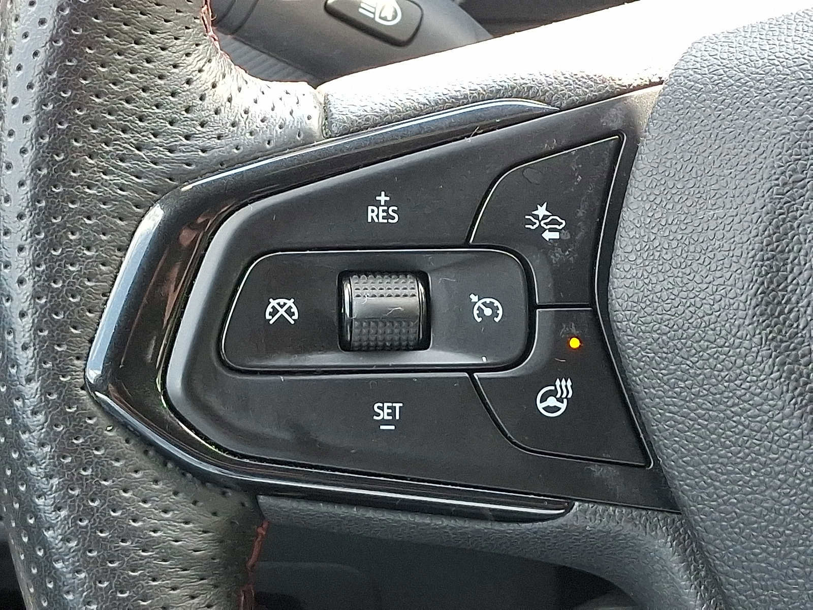 Used 2023 Chevrolet TrailBlazer RS FWD image 21
