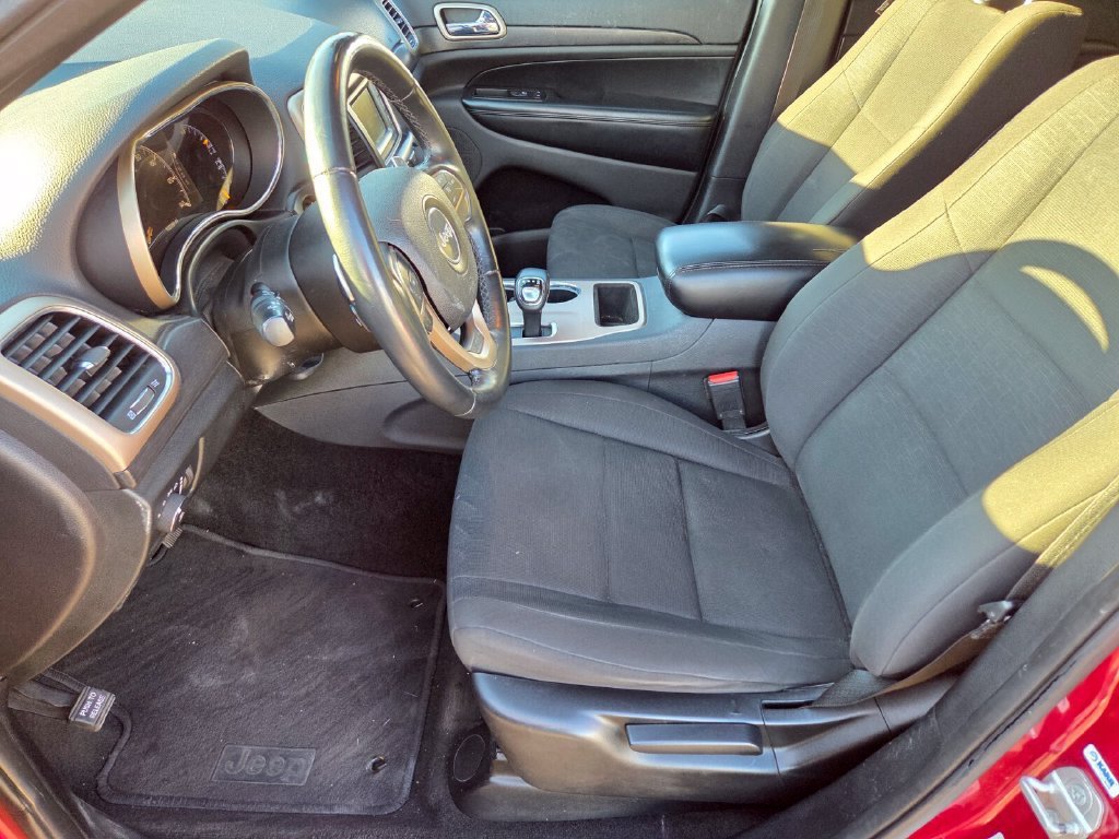 Used 2015 Jeep Grand Cherokee Laredo AWD/4WD image 13