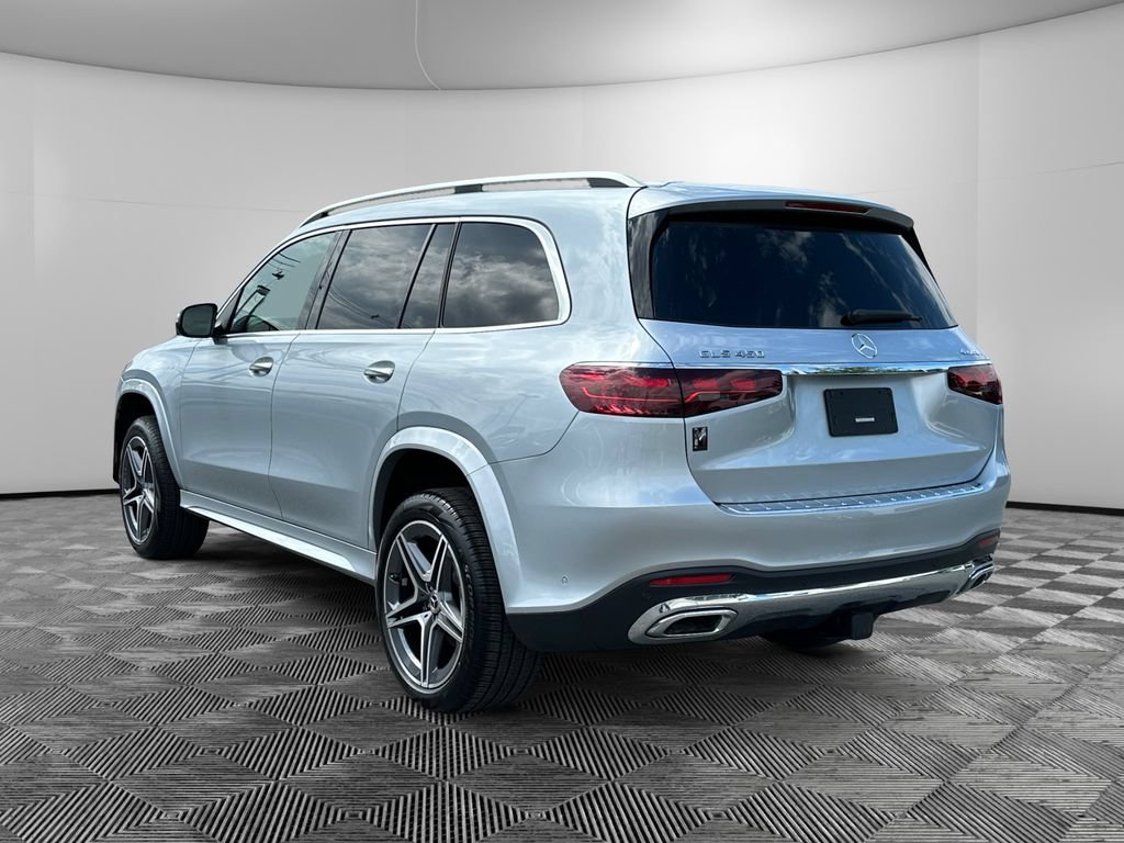 Used 2025 Mercedes-Benz GLS 450 4MATIC image 3