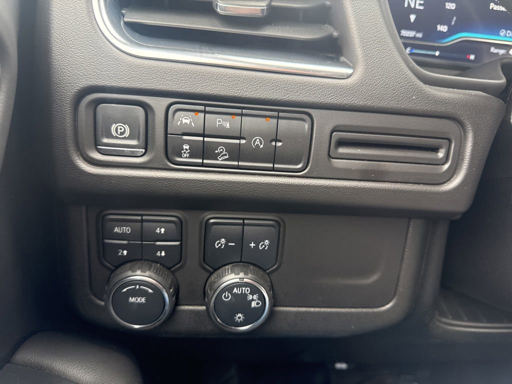 Used 2024 Chevrolet Tahoe Premier image 21