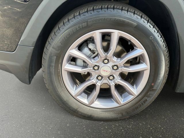 Used 2023 GMC Terrain SLT w/ Infotainment Package II FWD image 10