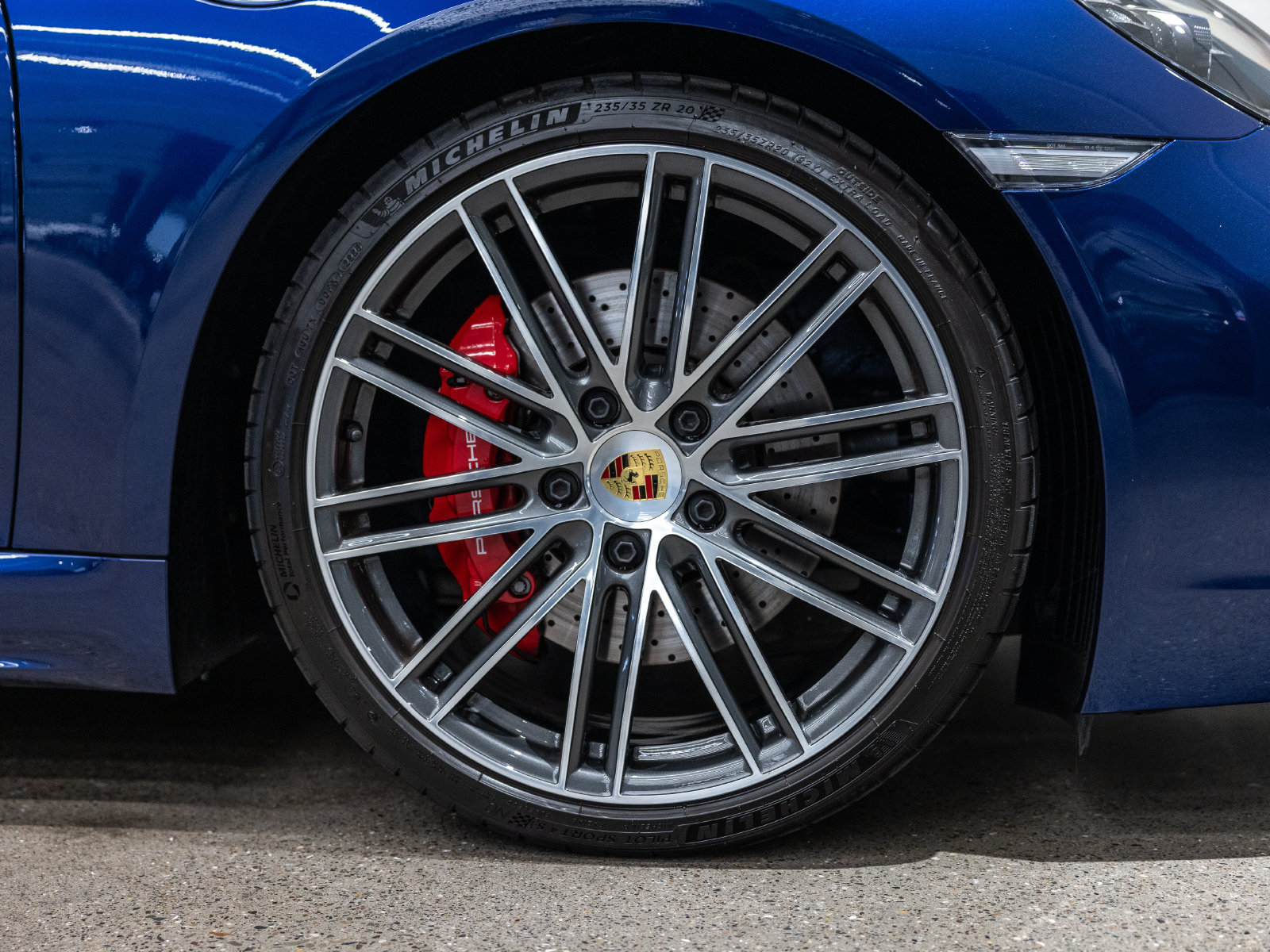 Certified 2025 Porsche 718 Cayman GTS RWD image 19