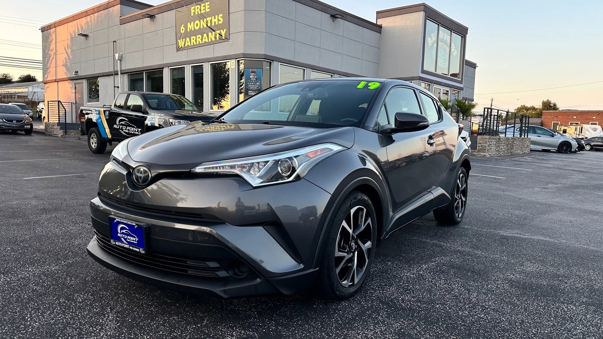 Used 2019 Toyota C-HR XLE image 1