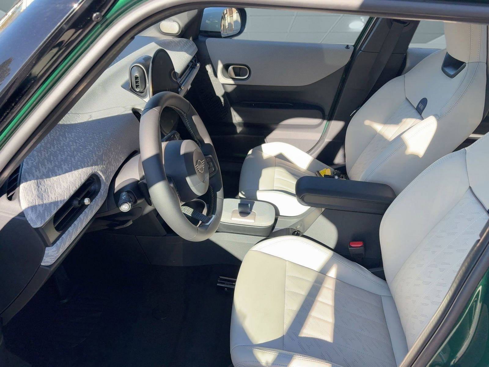 New 2026 MINI Cooper 4-Door Hardtop image 5