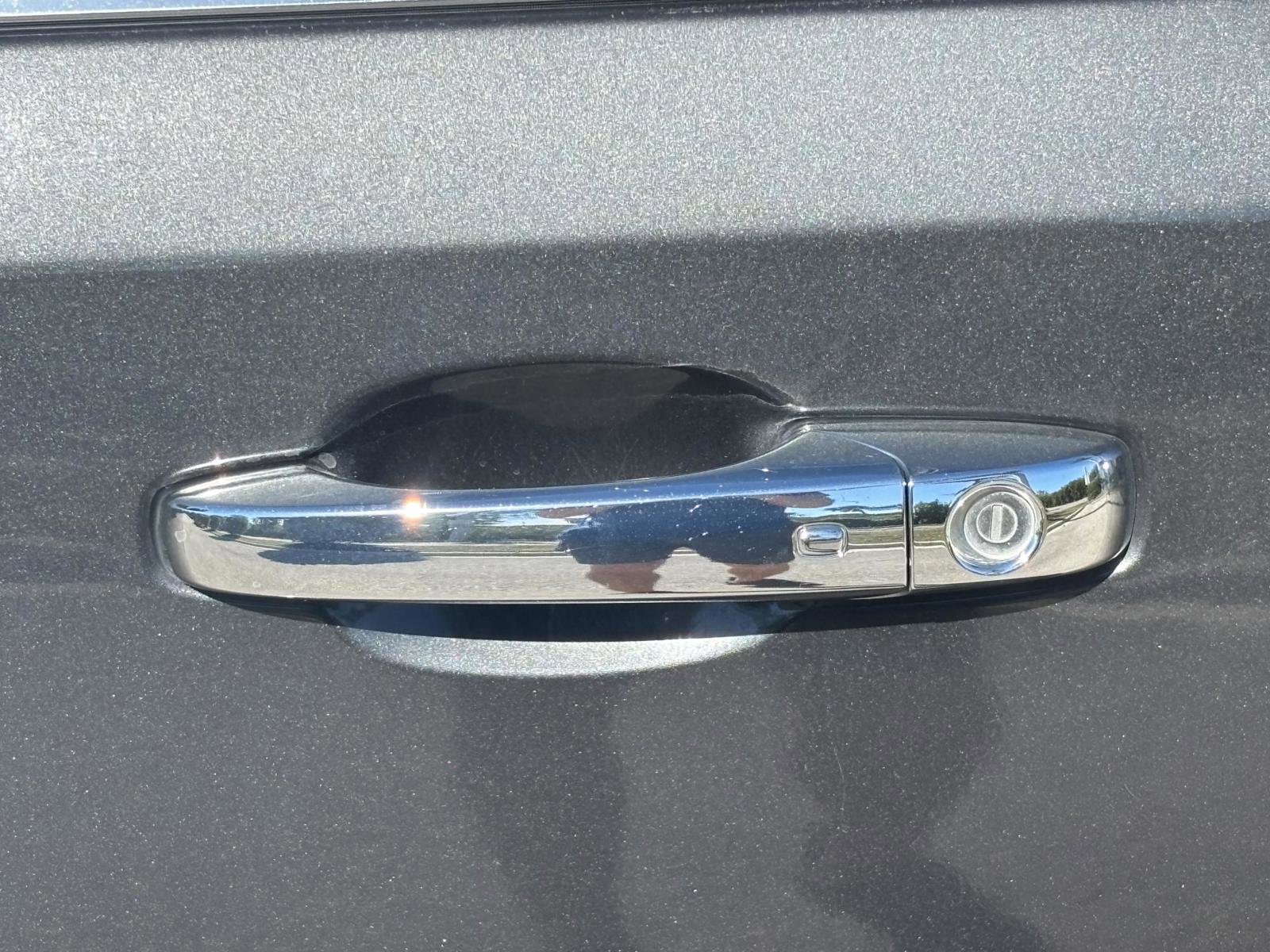 Used 2011 Chrysler Town & Country Touring w/ Security Group image 34